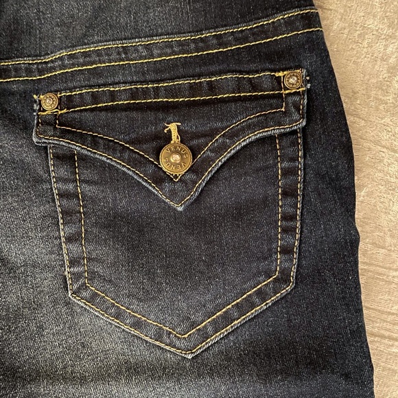 Venus Bermuda Jean Shorts Dark Wash Size 4 - Picture 6 of 12